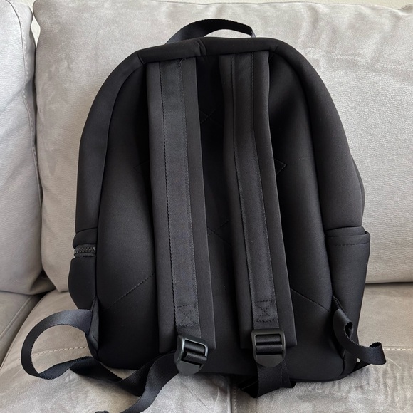 ALO YOGA STOW BACKPACK BLACK / SILVER - Picture 6 of 9
